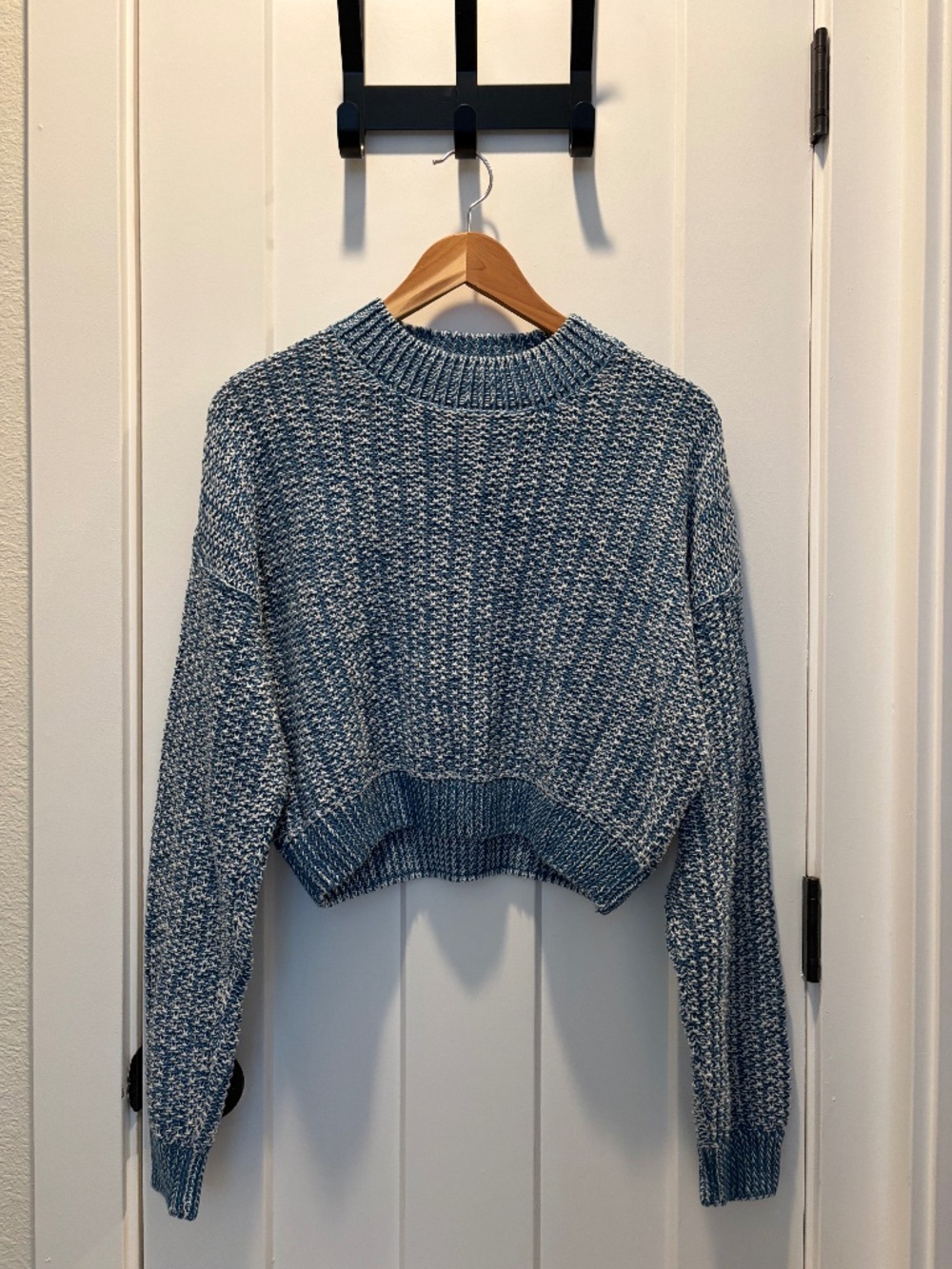 AMO Blue/White Cropped Knit Long Sleeve Sweater Size S